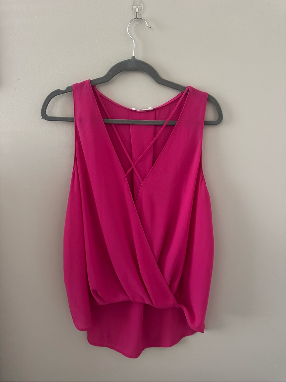 LUSH Women’s Fuchsia Sleeveless Criss Cross Blouse